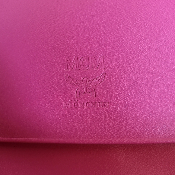 Mcm Coral Trifold Long Wallet..Authentic..Like brand New!! - Picture 9 of 11